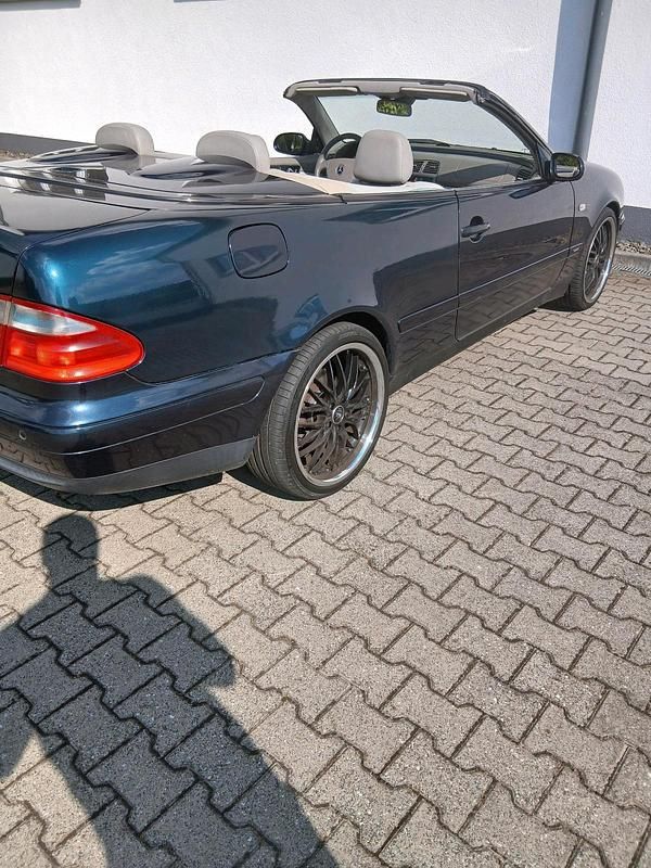 Blau Gebraucht 1998 Mercedes CLK320 Cabrio | 3.200 € (Superpreis) - Bild 1/4