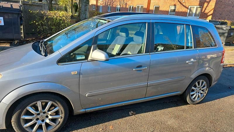 Gebraucht Opel Zafira 120 PS (88 kW) 2008 Beige Van / Kleinbus