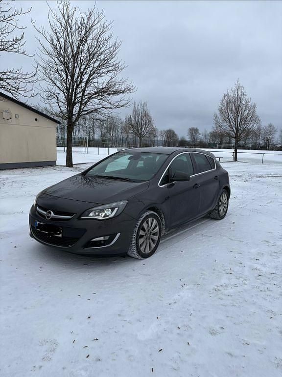 Gebraucht Opel Astra Exklusiv 165 PS (121 kW) 2015 Grau Limousine