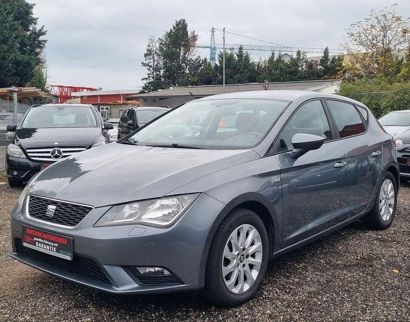 Grau Gebraucht 2014 Seat Leon Style Limousine | 5.990 € (Guter Preis) - Bild 1/4
