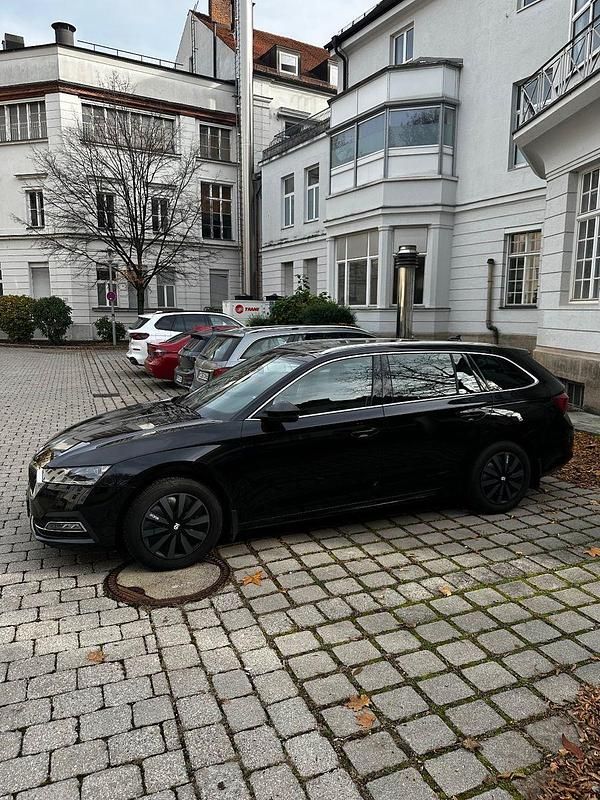 Gebraucht Skoda Octavia First Edition 150 PS (110 kW) 2020 Schwarz Kombi