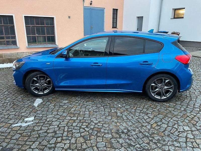 Gebraucht Ford Focus ST-Line 155 PS (114 kW) 2020 Blau Limousine