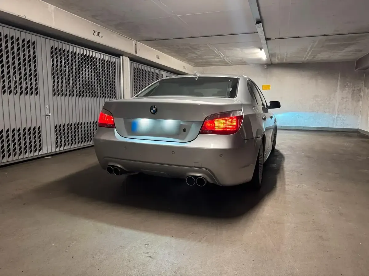 Gebraucht BMW 545 333 PS (244 kW) 2005 Silber Limousine