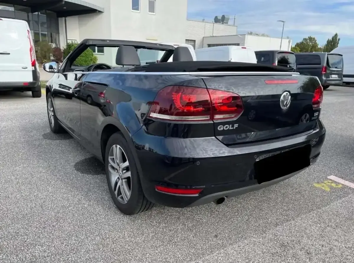 Gebraucht VW Golf 105 PS (77 kW) 2011 Deep black perleffekt Cabrio