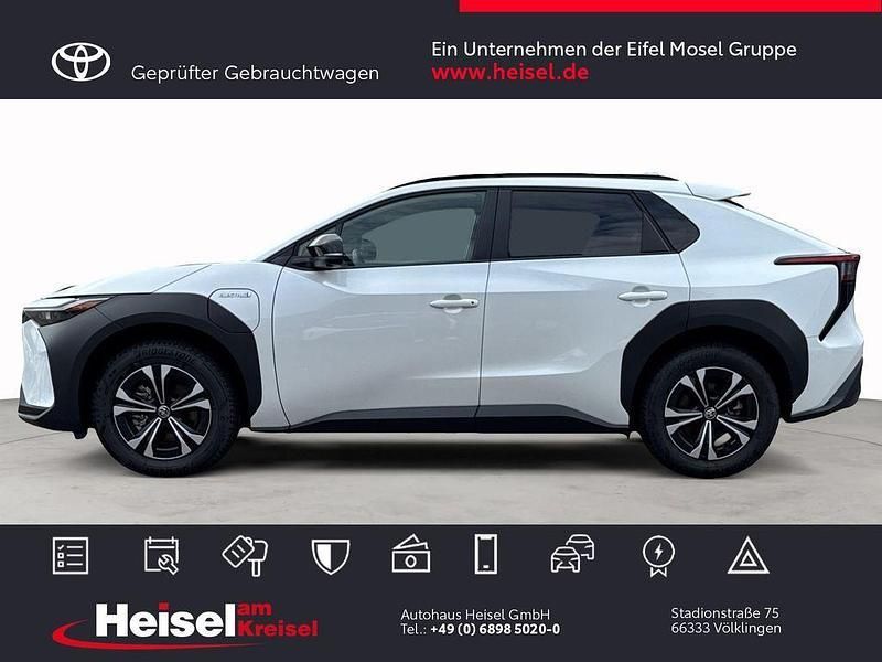 Gebraucht Toyota bZ4X Basis 150 kW (204 PS) 2023 Platinumweiß perleffekt SUV