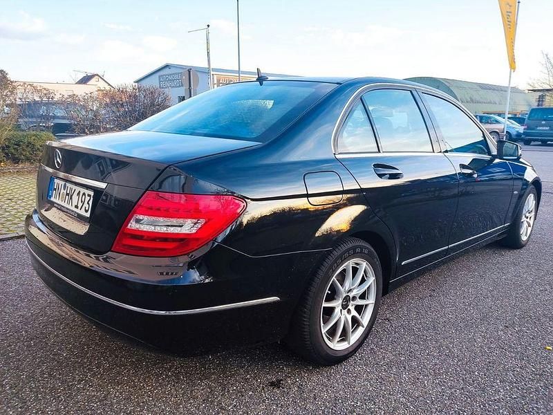 Gebraucht Mercedes C180 156 PS (114 kW) 2011 Schwarz Limousine