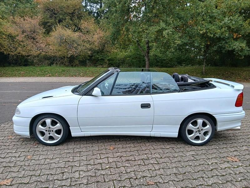 Gebraucht Opel Astra Cabriolet 75 PS (55 kW) 1994 Weiß Cabrio