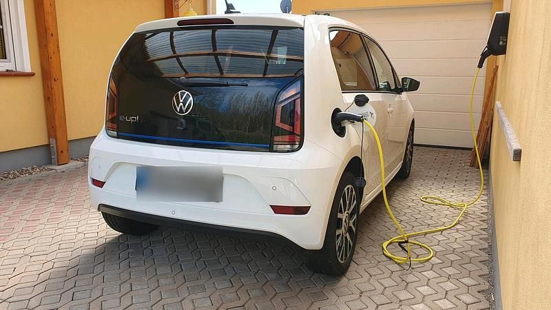 Gebraucht VW e-up! Style 61 kW (84 PS) 2021 Weiß Kleinwagen