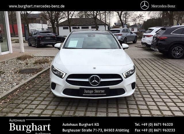 Gebraucht Mercedes A200 Business 163 PS (119 kW) 2020 Unilack polarweiß Limousine