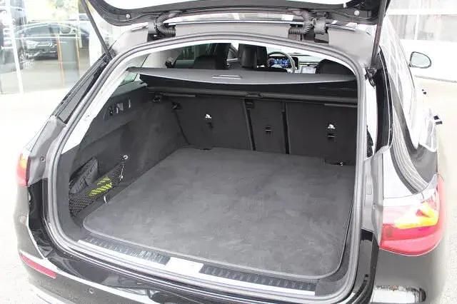 Gebraucht Mercedes E200 Avantgarde 227 PS (166 kW) 2025 Schwarz Kombi