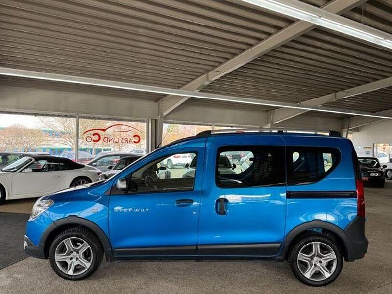 Gebraucht Dacia Dokker Stepway 131 PS (96 kW) 2020 Blau Van / Kleinbus