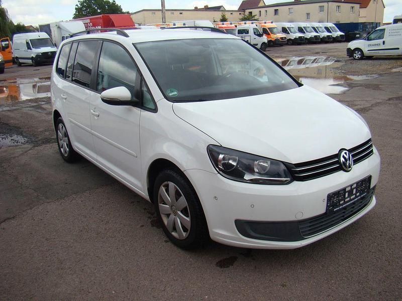 Weiß Gebraucht 2011 VW Touran Van / Kleinbus | 4.690 € (Superpreis) - Bild 1/4