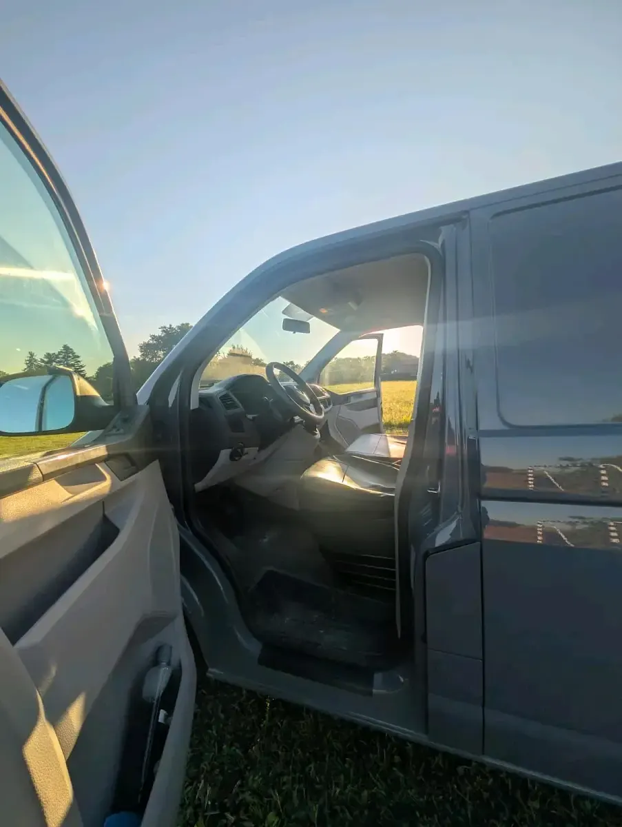 Gebraucht VW Transporter 84 PS (61 kW) 2018 Grau Van