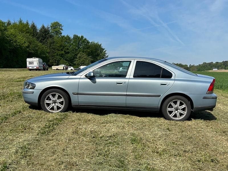 Second-hand Volvo S60 140 CP (102 kW) 2002 Albastru Berlinǎ