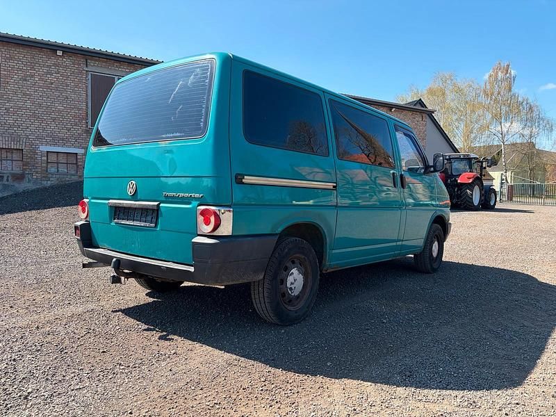 Second-hand VW Transporter 68 CP (50 kW) 1995 Verde Van