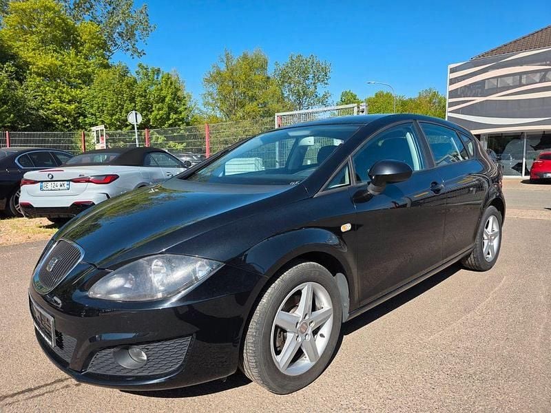 Usata Seat Leon 105 CV (77 kW) 2011 Nero Utilitaria