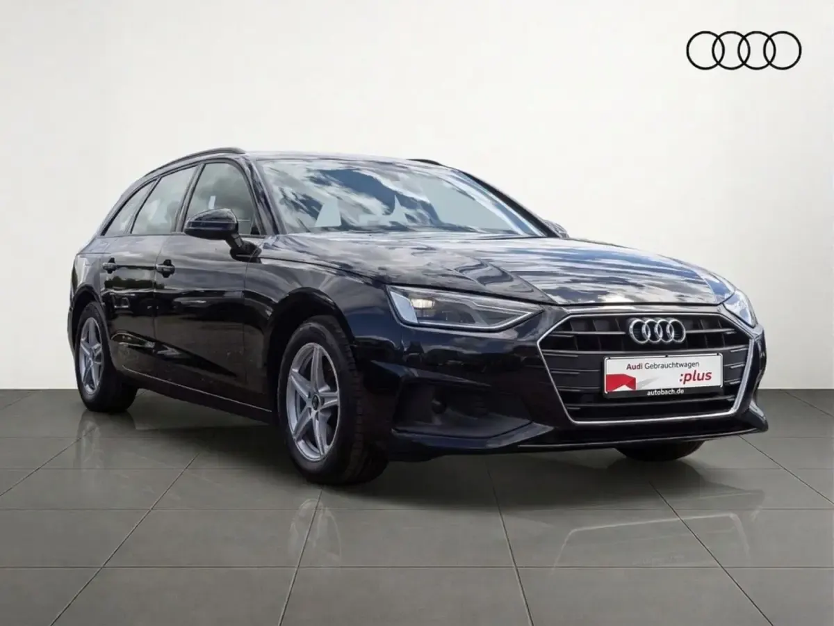 Gebraucht Audi A4 163 PS (119 kW) 2023 Brillantschwarz Kombi