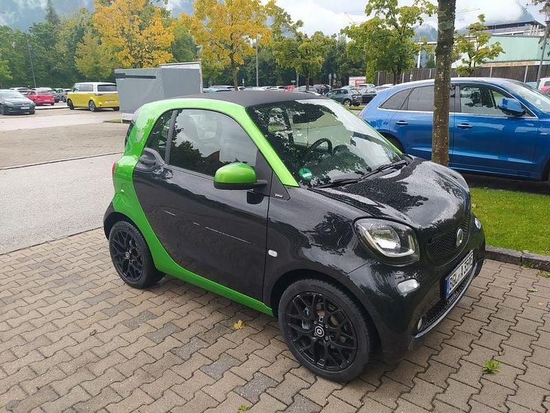Schwarz Gebraucht 2017 Smart ForTwo Electric Drive Coupé | 6.950 € (Guter Preis) - Bild 1/3