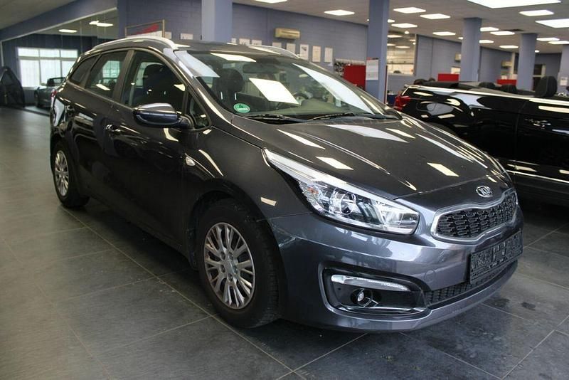 Grau Gebraucht 2017 Kia Ceed Sportswagon Edition 7 Kombi | 9.980 € (Guter Preis) - Bild 1/4