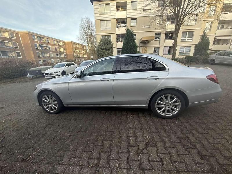 Gebraucht Mercedes E220 Exclusive 194 PS (142 kW) 2016 Silber Limousine