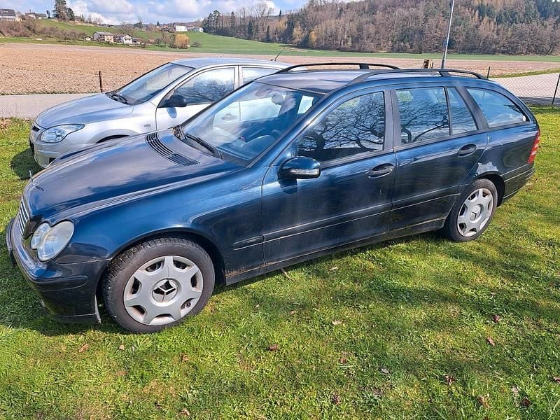 Gebraucht Mercedes C180 143 PS (105 kW) 2004 Schwarz Kombi