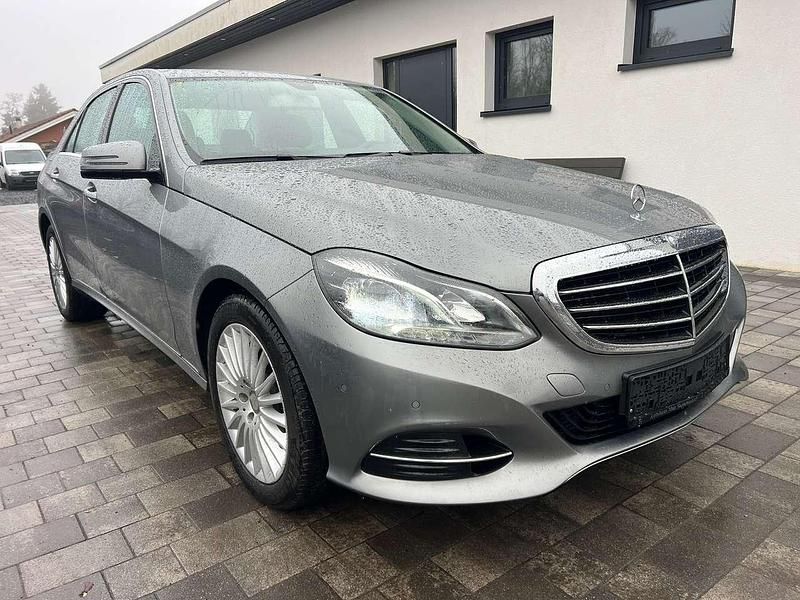 Gebraucht Mercedes E200 184 PS (135 kW) 2014 Palladiumsilber  metalliclack Limousine
