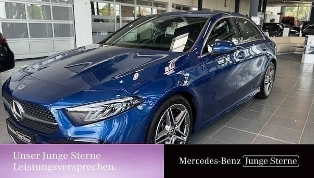 Blau Gebraucht 2024 Mercedes A250 AMG Limousine | 37.550 € (Fairer Preis) - Bild 1/3