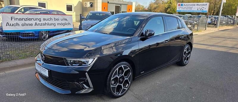 Gebraucht Opel Astra Ultimate 131 PS (96 kW) 2022 Diamant schwarz/karbon schwarz Kleinwagen