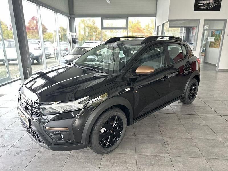 Schwarz Neu 2025 Dacia Sandero Extreme Kleinwagen | 21.820 € - Bild 1/4