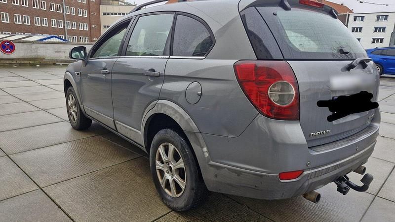 Gebraucht Chevrolet Captiva 163 PS (119 kW) 2012 Grau SUV