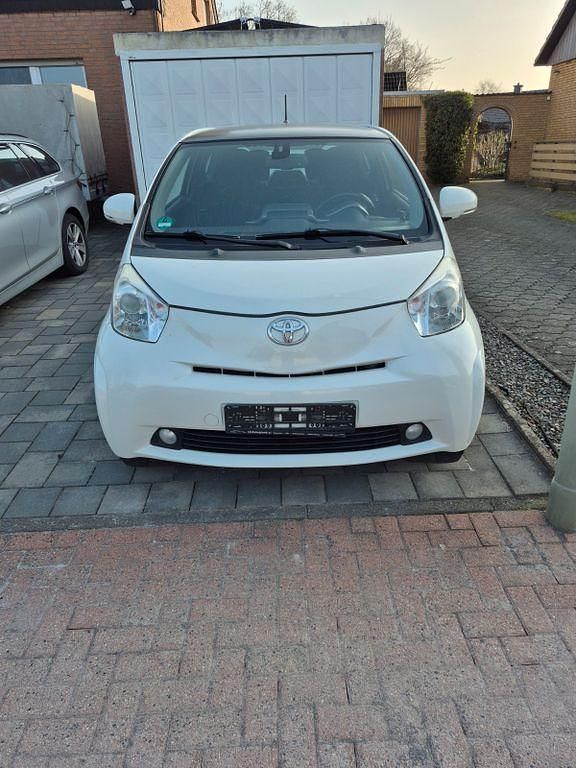 Gebraucht Toyota iQ 68 PS (50 kW) 2009 Weiß Kleinwagen