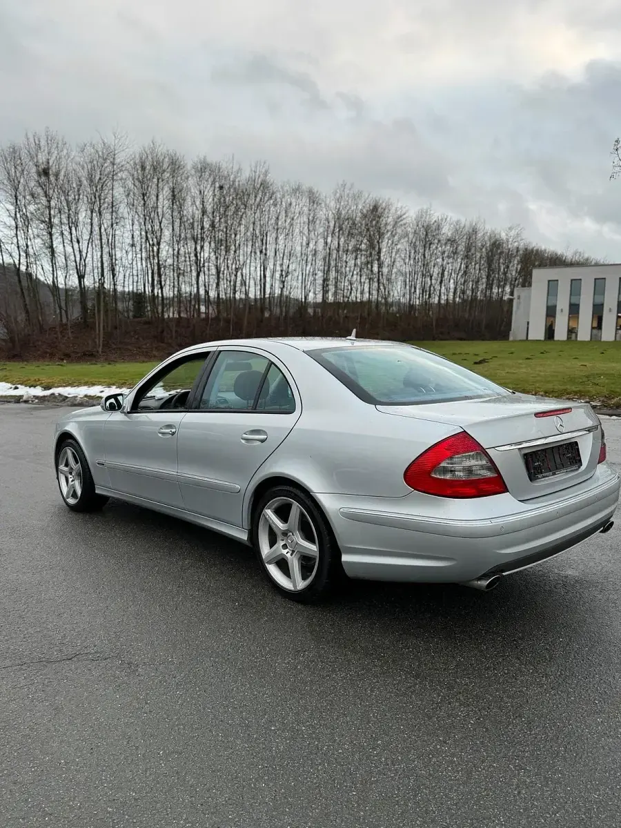 Gebraucht Mercedes E320 AMG 224 PS (164 kW) 2007 Grau Limousine