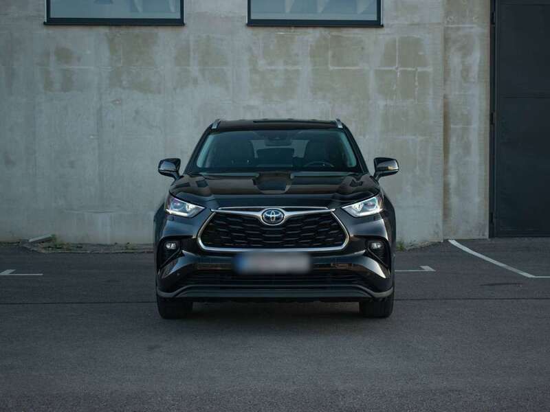 Schwarz Gebraucht 2021 Toyota Highlander Executive SUV | 41.800 € (Fairer Preis) - Bild 1/4