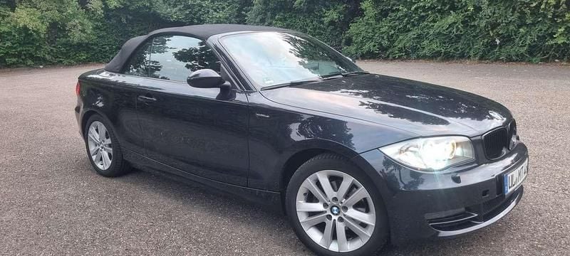 Blau Gebraucht 2009 BMW 120 Cabriolet Cabrio | 8.500 € (Etwas zu teuer) - Bild 1/4