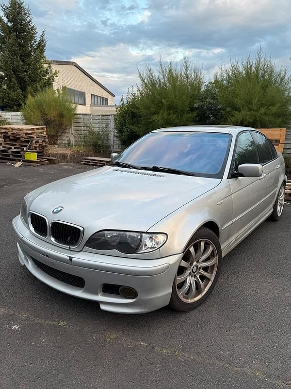 Silber Gebraucht 2002 BMW 330 M Sport Limousine | 2.799 € (Guter Preis) - Bild 1/4