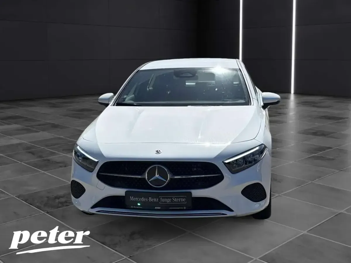Gebraucht Mercedes A250 Progressive 218 PS (160 kW) 2025 Unilack polarweiß Limousine
