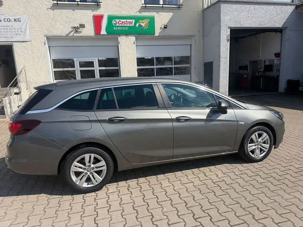 Gebraucht Opel Astra Edition 150 PS (110 kW) 2017 Grau Kombi