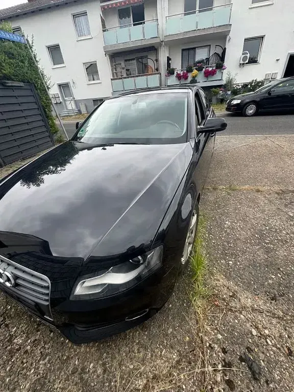 Gebraucht Audi A4 Ambiente 120 PS (88 kW) 2011 Schwarz Limousine