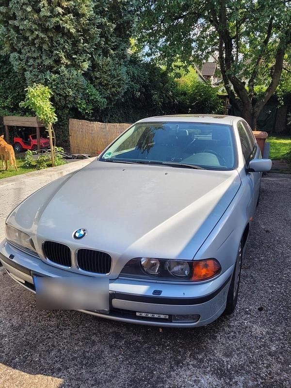 Silber Gebraucht 1997 BMW 528 Limousine | 2.999 € (Superpreis) - Bild 1/4