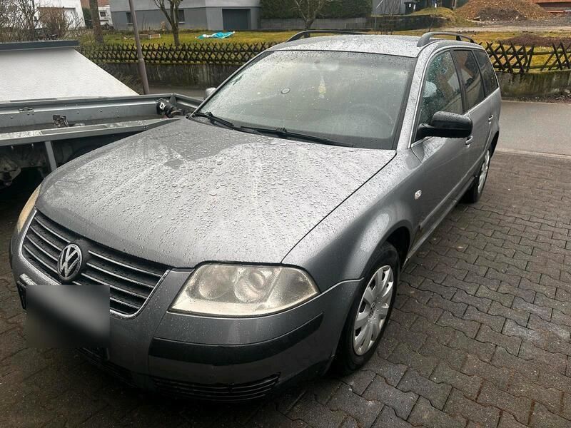 Grau Gebraucht 2003 VW Passat Kombi | 900 € (Fairer Preis) - Bild 1/4