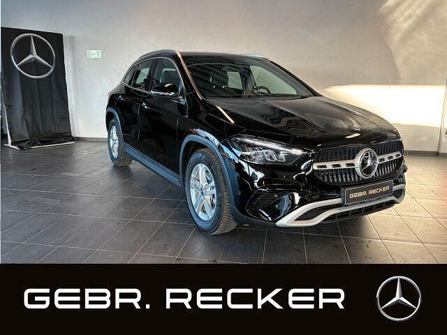 Unilack nachtschwarz Gebraucht 2024 Mercedes GLA200 Advanced SUV | 32.750 € (Superpreis) - Bild 1/4
