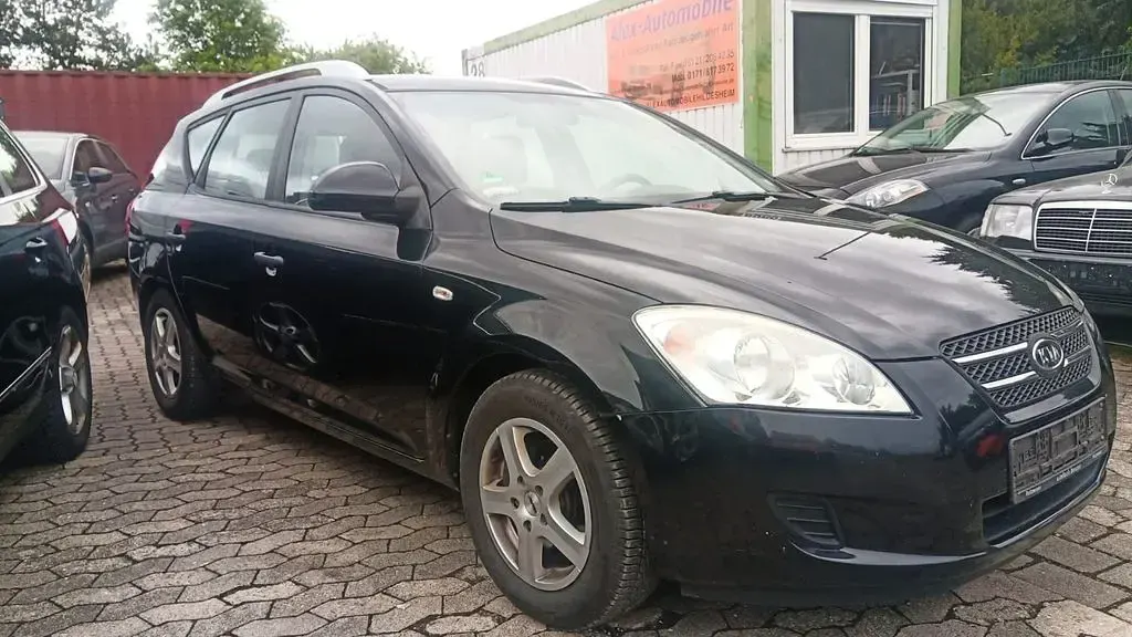 Gebraucht Kia Ceed 126 PS (92 kW) 2008 Schwarz Kleinwagen