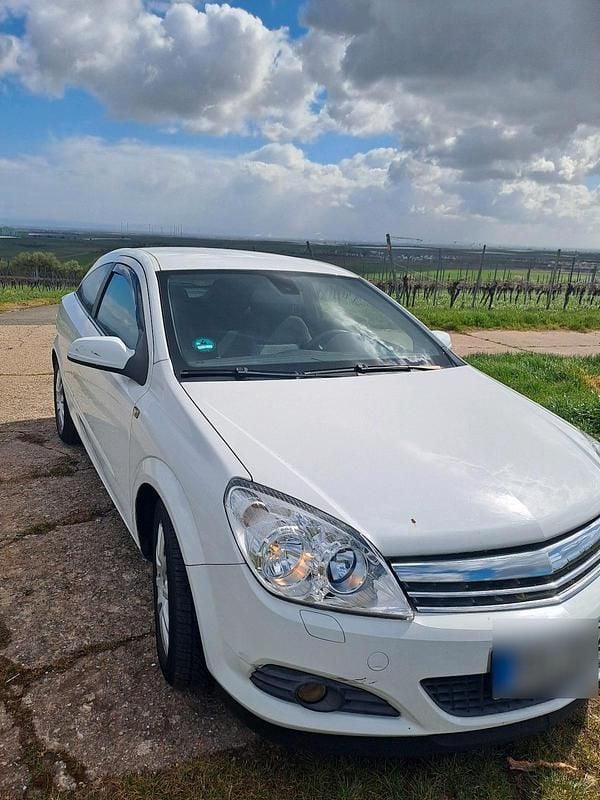 Gebraucht Opel Astra GTC 90 PS (66 kW) 2008 Weiß Coupé