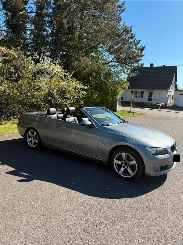 Gebraucht BMW 320 Cabriolet 170 PS (125 kW) 2007 Grau Cabrio