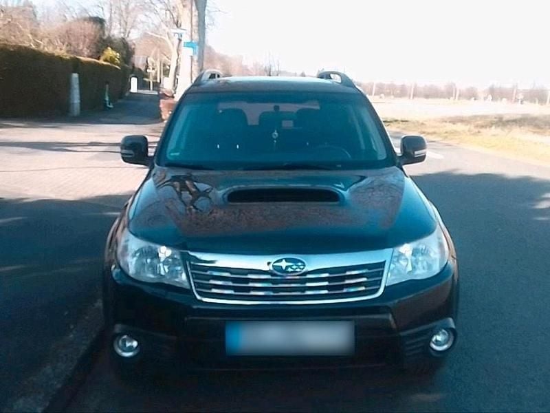 Gebraucht Subaru Forester 147 PS (108 kW) 2010 Schwarz SUV