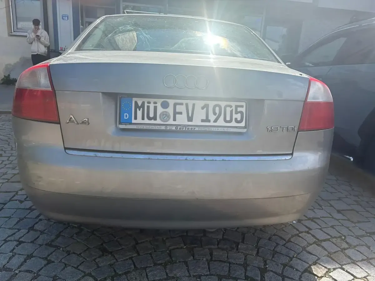 Gebraucht Audi A4 100 PS (73 kW) 2004 Grau Limousine