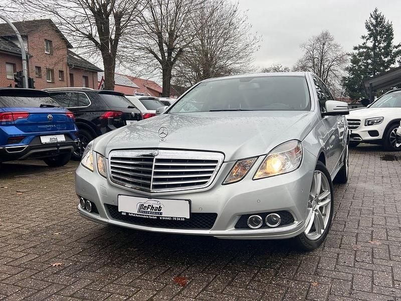 Gebraucht Mercedes E200 136 PS (100 kW) 2009 Silber Limousine