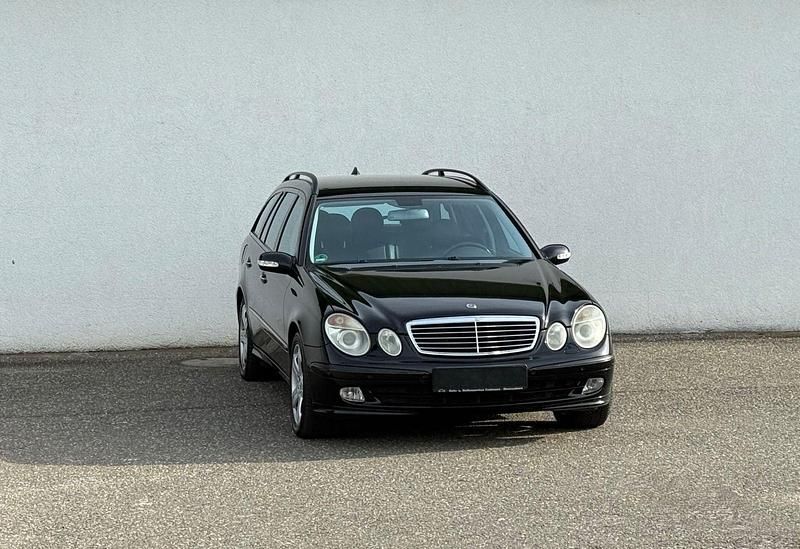 Schwarz Gebraucht 2004 Mercedes E270 Avantgarde Kombi | 2.999 € (Fairer Preis) - Bild 1/4