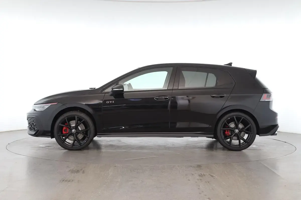 Neu VW Golf VIII GTI 265 PS (194 kW) 2026 Grenadillschwarz Limousine