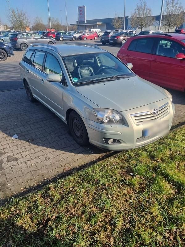 Gebraucht Toyota Avensis 128 PS (94 kW) 2007 Silber Kombi